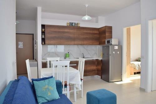Sea View Apartment - 007