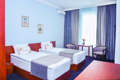 Grand F Hotel