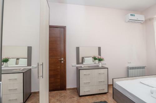 Stay Inn-royal Suite Apartments
