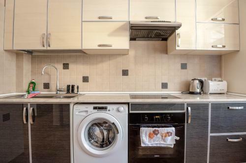 Stay Inn-royal Suite Apartments