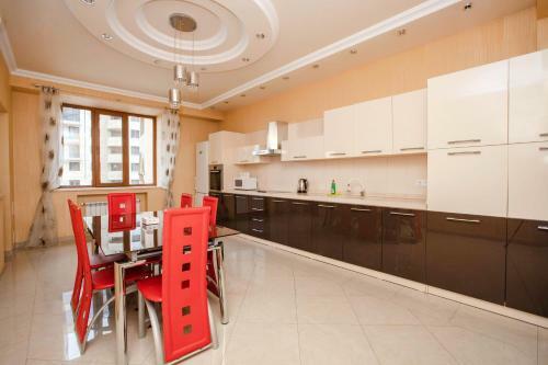 Stay Inn-royal Suite Apartments