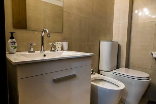 Apartamento Luminous And Big Apt, The Best Location, Aristides