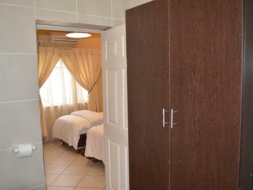 Hostal Henry George Guest House