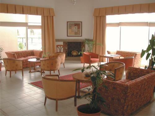 Elegance Hotel