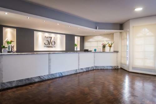 Hotel 376