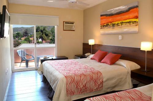 Hotel Costalago Suites