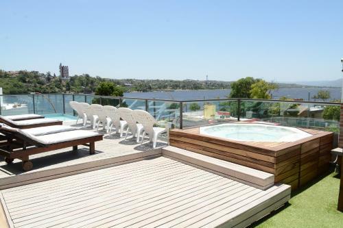 Hotel Costalago Suites