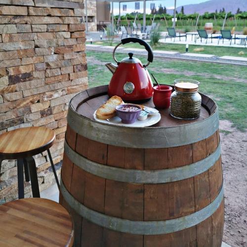 Tres Cruces Wine Lodge