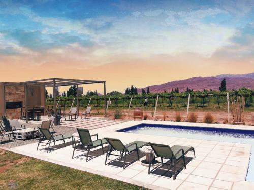 Tres Cruces Wine Lodge