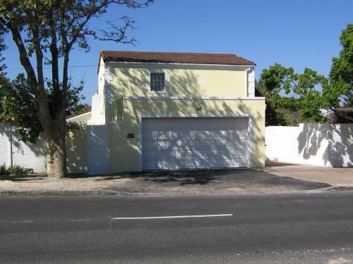 Bed & Breakfast Constantia Cottages