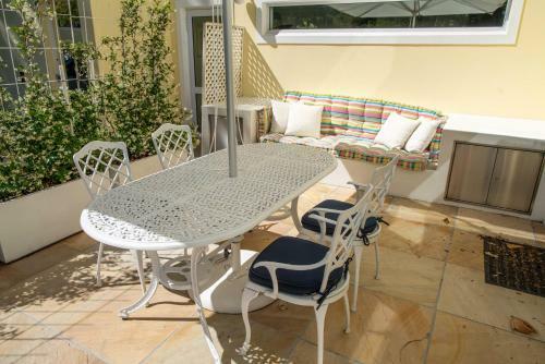 Bed & Breakfast Constantia Cottages