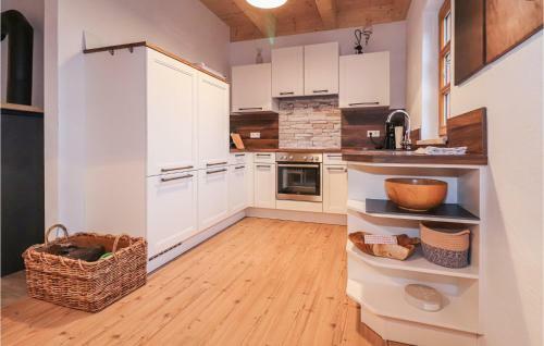 Nice Home In Glasing With Wifi And 2 Bedrooms