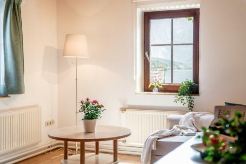 Lakeview Apartment