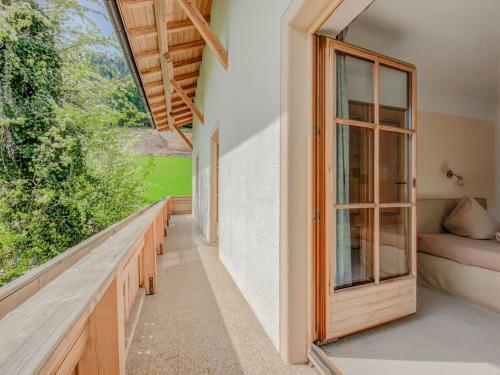 Attractive Apartment In Hainzenberg With Ski Storage