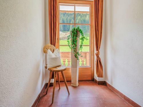 Attractive Apartment In Hainzenberg With Ski Storage