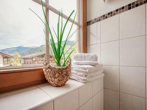 Attractive Apartment In Hainzenberg With Ski Storage