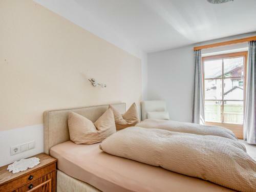Attractive Apartment In Hainzenberg With Ski Storage