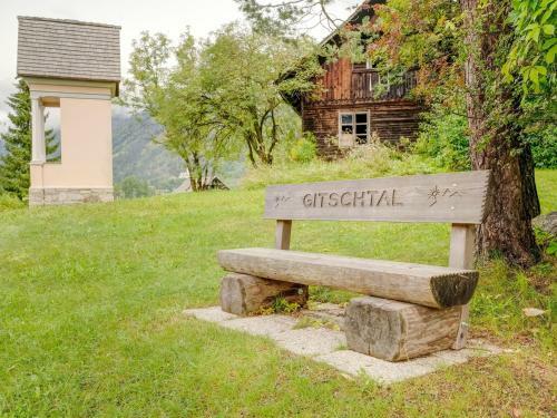 Spacious Mansion In Hermagor-pressegger See With Garden