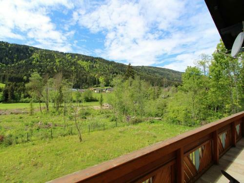 Spacious Mansion In Hermagor-pressegger See With Garden