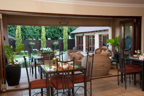 Hostal Rise And Shine Lodge