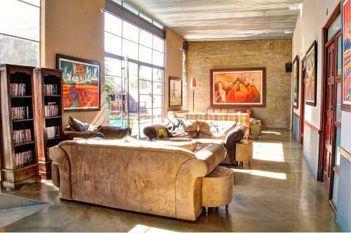 Hostal African Moon Corporate House