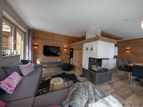 Luxury Chalet With 4 Bathrooms, Near A Small Slope