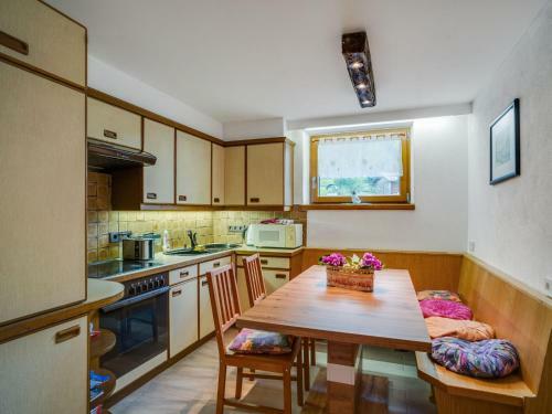 Simplistic Apartment In Ramsau Im Zillertal With Ski-storage