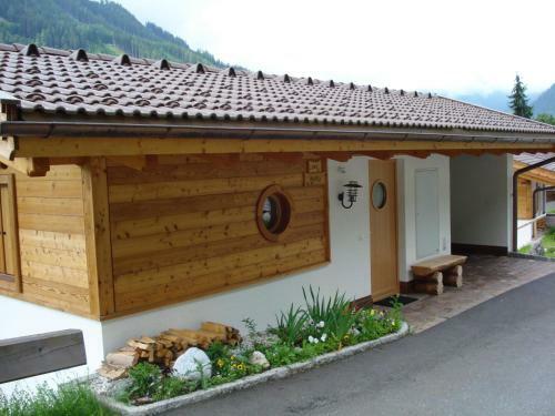 Cozy Chalet With Sauna, Close To K�nigsleiten