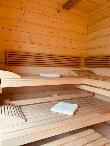 Villa Ferienhaus Am See Mit Sauna Und Whirlpool