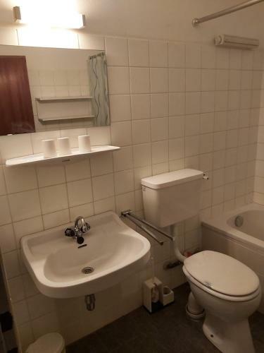 Apartamento Low Budget Studio Nostalgia, Ski And Mountain Walking Apt, By Apts Ged