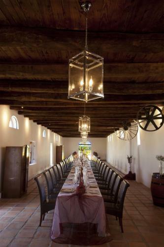 Hostal Val Du Charron Guest House & Wine Estate