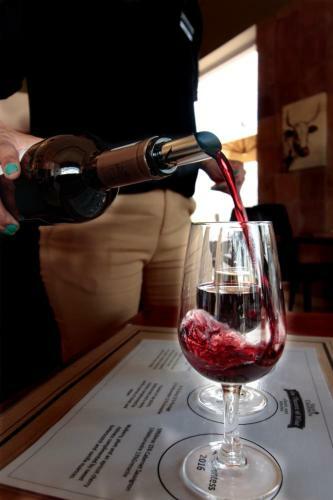 Hostal Val Du Charron Guest House & Wine Estate