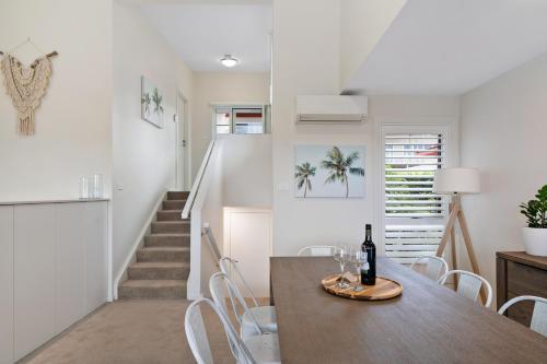 Water View Home- Minutes To Town