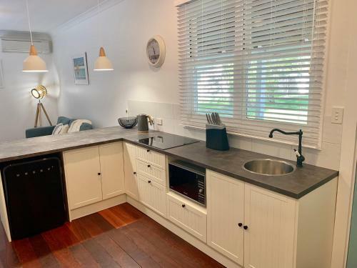 Yaringa Cottage...by The Sea