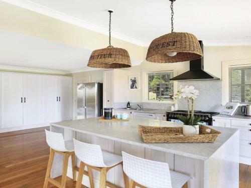 Duncraig House - Open Fireplace, Spa, Pet Friendly