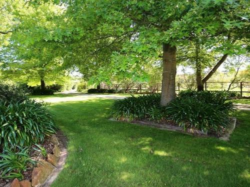 Sarnia - Period Home In Garden Oasis With Pool
