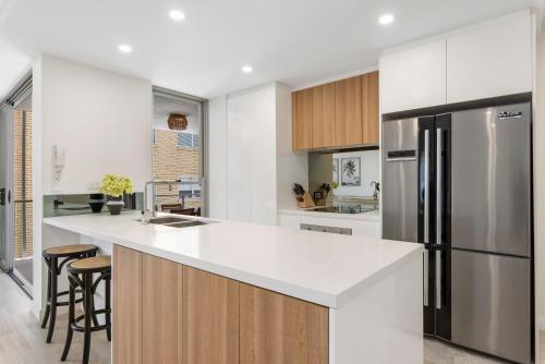 Apartamento Stunning 3-bed Unit With Parking And Pool Near Beach