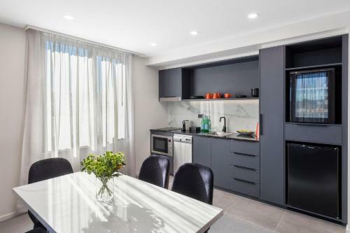 Deco Hotel Canberra