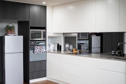 Executive City-centre Apartment With Parking