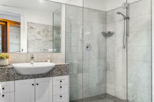 Your Luxury Escape - White Wood