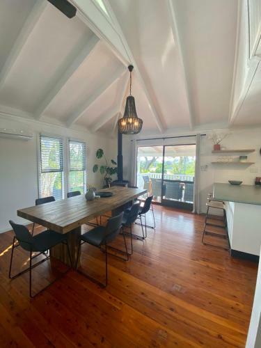 Coolum Beach Hidden Gem With Pool, Wifi, Netflix