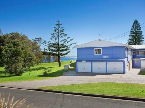 Ocean Blue Apartment Two - Oceanfront Apartment