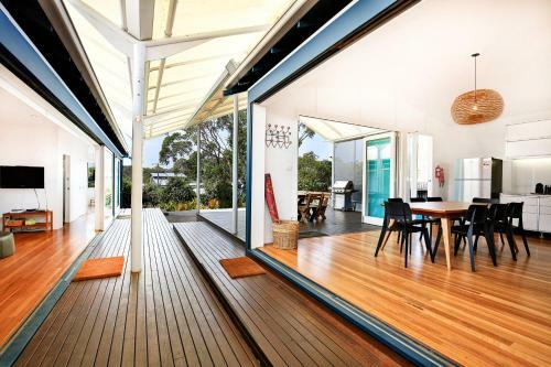 Ayana Beach House - Pet Friendly - Opposite Beach
