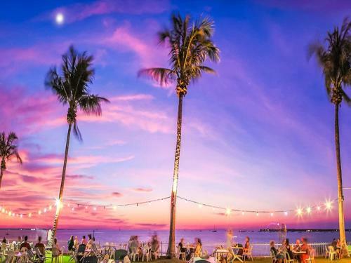 Zen At The Esplanade - Spectacular Sunset Retreat