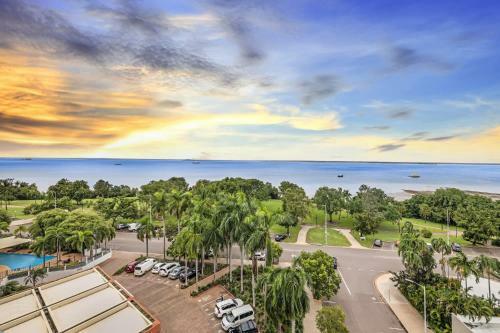 Zen At The Esplanade - Spectacular Sunset Retreat