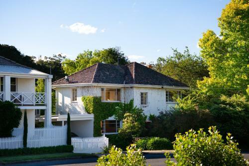 Lakeshore House