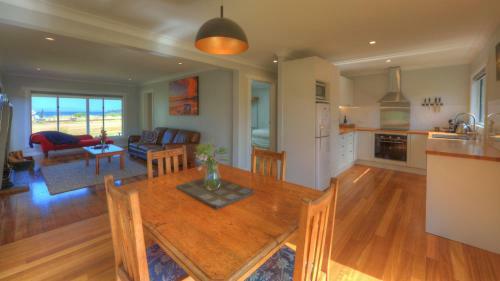 Castaway Cottage