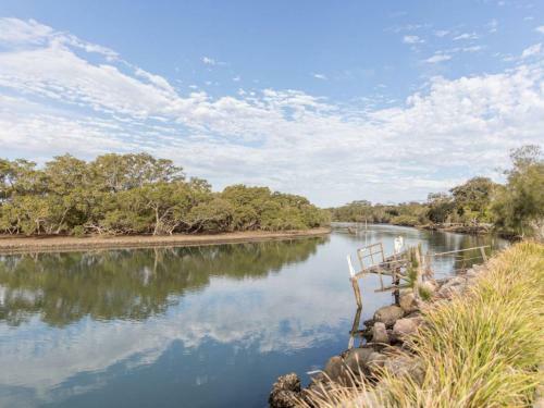 Kookas Nest - Waterfront Home, Tranquil Setting