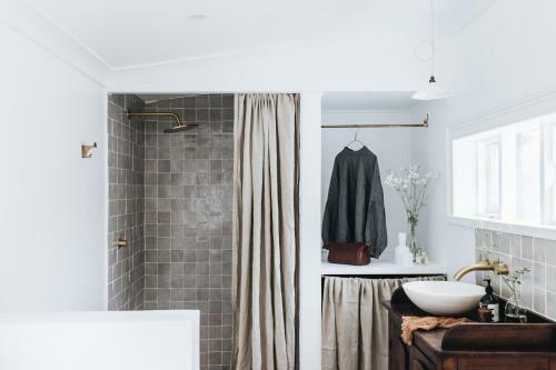 The Repose - Boutique Cottage