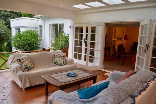 Hostal 4living Guesthouse